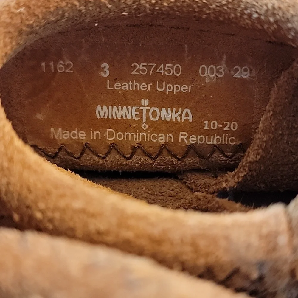 Minnetonka Moccasins Riley Bootie- Tan Fringe~ Size 3 Infant